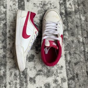 Rarely used nike sneakers